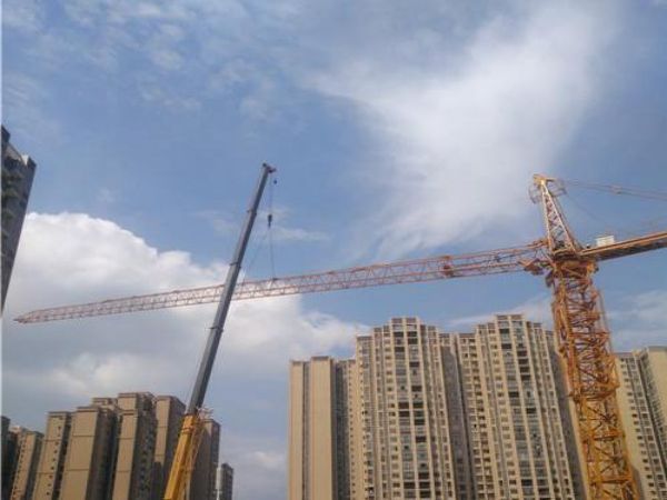 北湖區(qū)吊車出租(一個(gè)800噸吊車多少錢)