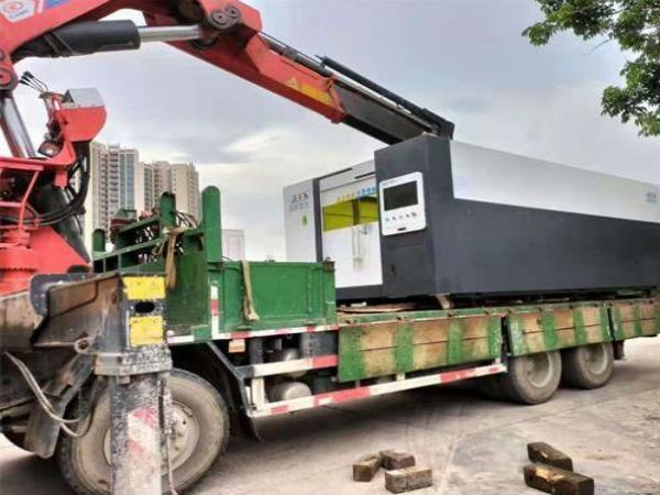 費縣吊車出租(30米長的吊車多少噸)
