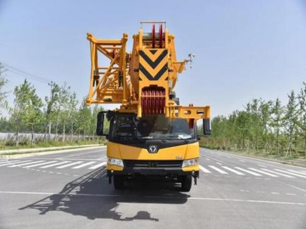 金安區(qū)吊車(chē)出租( 白云附近吊車(chē)叉車(chē)租賃報(bào)