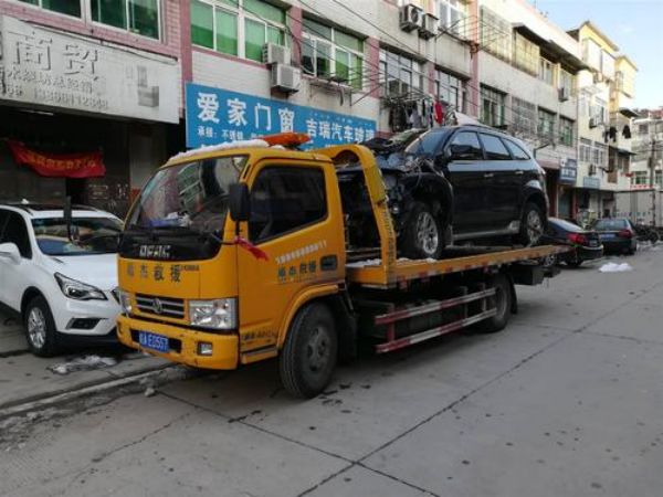 興賓區吊車出租電話(吊車使用時的安全問題包括哪些?)