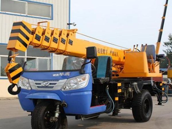 黃梅縣吊車出租(25噸吊車啟動開關型號)