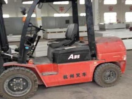 楚雄州叉車出租(虎丘區搬運比亞迪叉車報價)