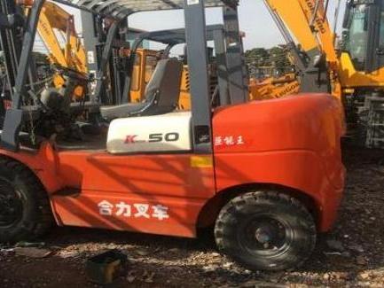 瓊山區(qū)叉車出租(合力叉車發(fā)電機(jī)沒電)